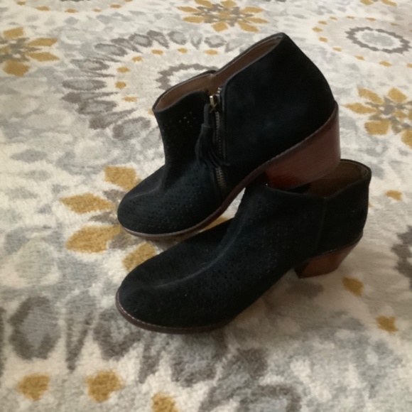 Vionic booties - Picture 2 of 4